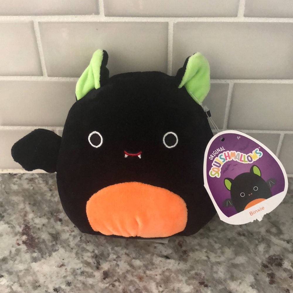 Brixie Vampire Squishmallow Halloween 2021